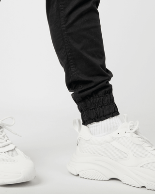 Cargo Essential van New Heritage in zwart.