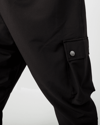 Qaba'il Cargo Nomad in zwart.