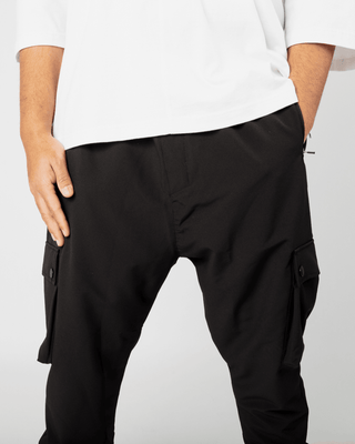 Zwarte Cargo Nomad van Qaba'il.