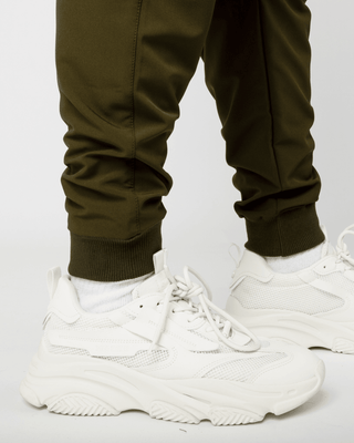 Qaba'il Cargo Nomad in kaki.