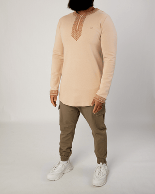 Etniz Awqas Sweatshirt in beige.