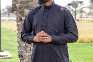 Saudi Zwart 'Cashmere' van Custom Qamis