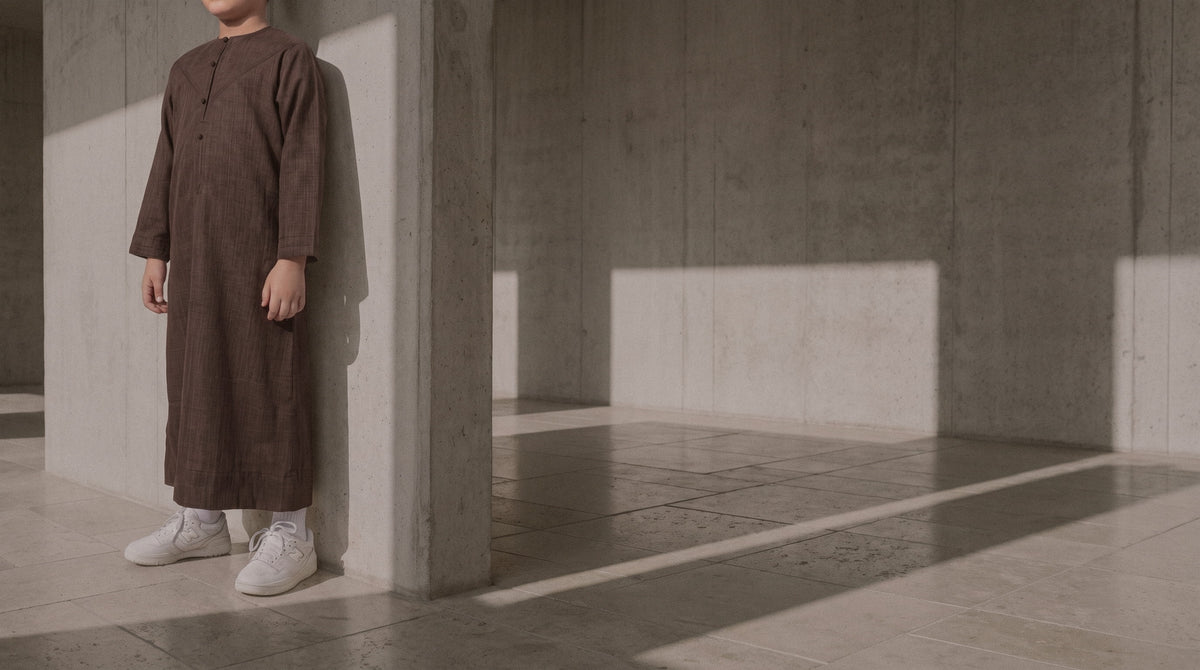 Emirati Qamis voor Jongens "Imperial Elite" Bruin