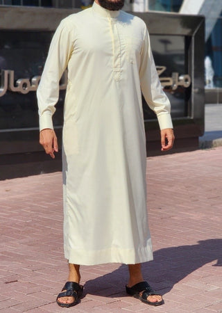 Saudi Créme 'Cashmere' van Custom Qamis